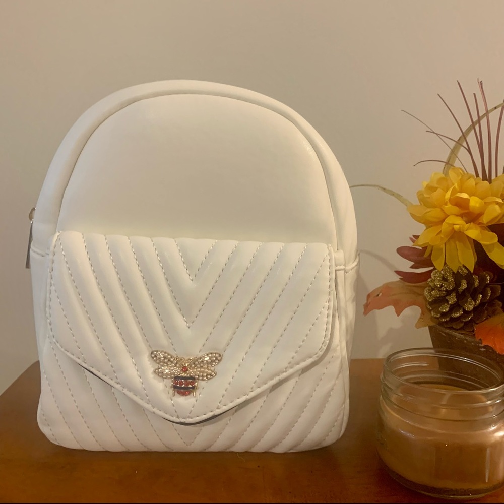 NWT Deluxity White Quilted Mini Purse with a Jeweled Bee Decoration